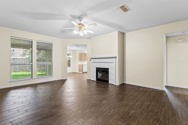 412 Dakota Drive, Joshua, TX 76058