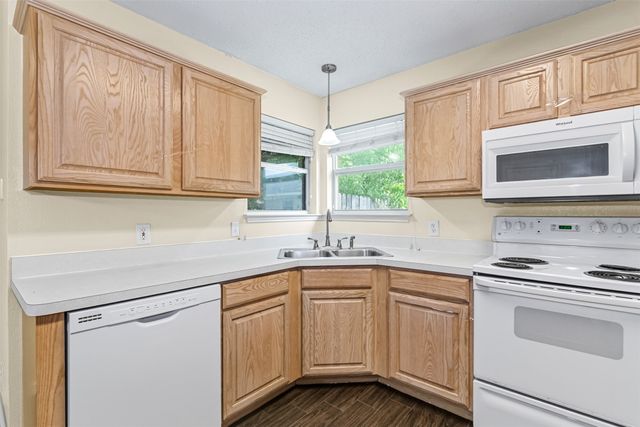 412 Dakota Drive, Joshua, TX 76058