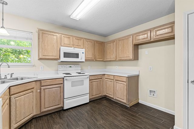 412 Dakota Drive, Joshua, TX 76058