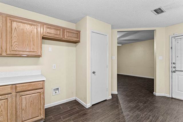 412 Dakota Drive, Joshua, TX 76058
