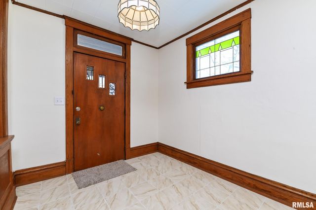 412 WASHINGTON Street, Pekin, IL 61554