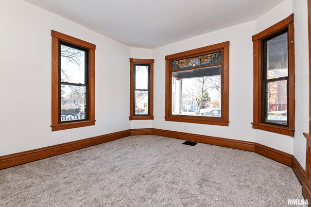 412 WASHINGTON Street, Pekin, IL 61554