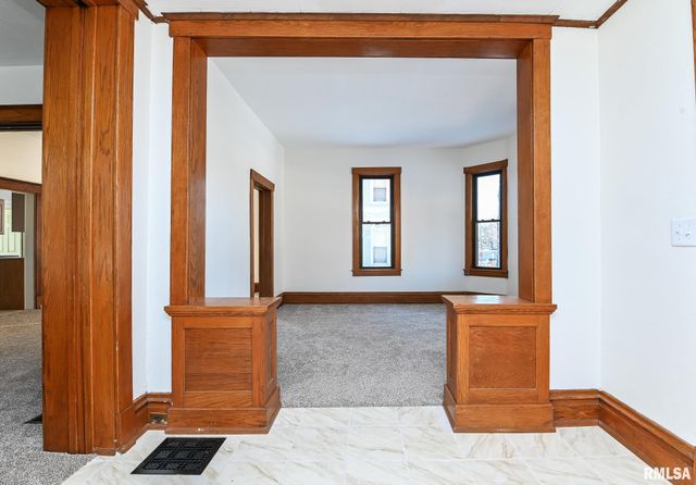 412 WASHINGTON Street, Pekin, IL 61554