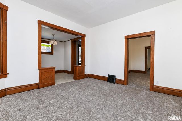 412 WASHINGTON Street, Pekin, IL 61554