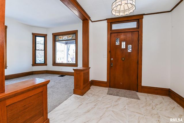 412 WASHINGTON Street, Pekin, IL 61554