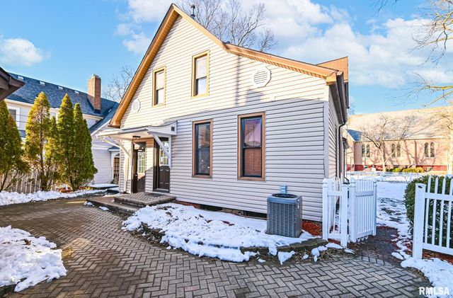 412 WASHINGTON Street, Pekin, IL 61554