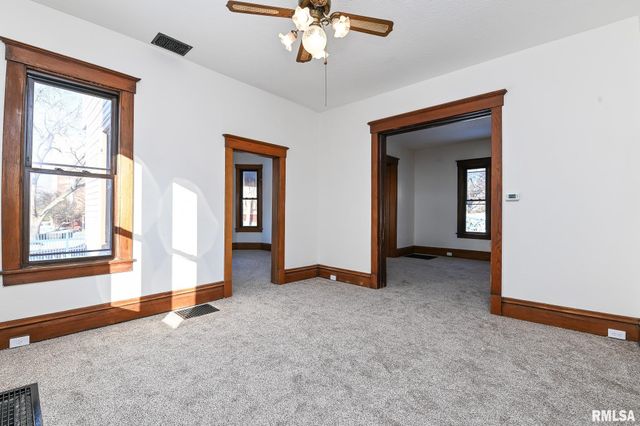 412 WASHINGTON Street, Pekin, IL 61554