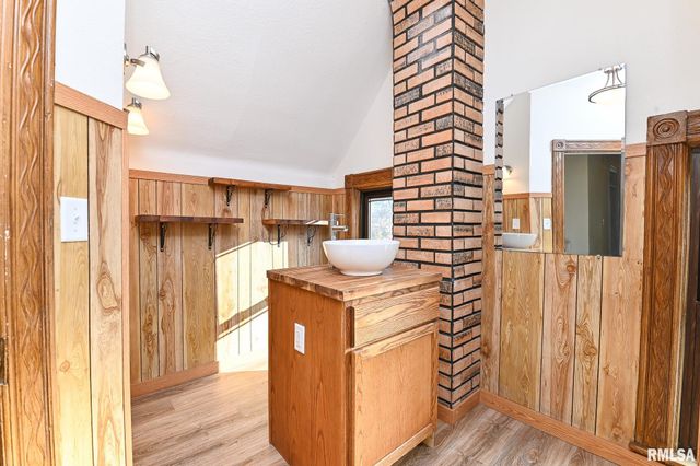 412 WASHINGTON Street, Pekin, IL 61554