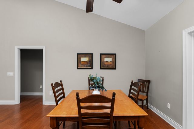 30 Hollows Court, Leclaire, IA 52753