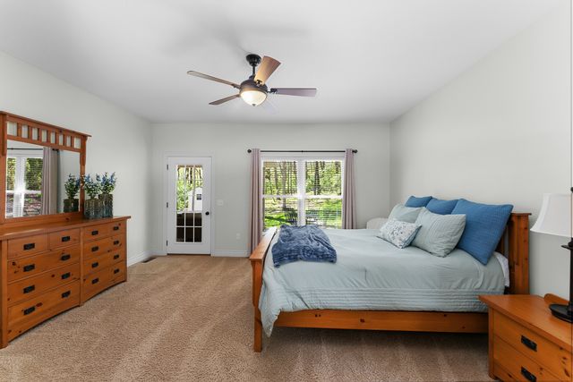 30 Hollows Court, Leclaire, IA 52753