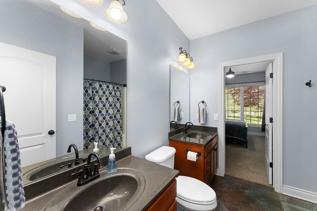 30 Hollows Court, Leclaire, IA 52753