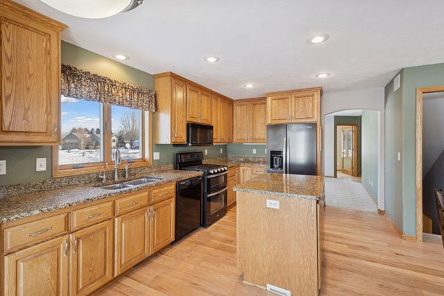 500 Chatfield Lane, Belle Plaine, MN 56011