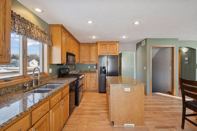 500 Chatfield Lane, Belle Plaine, MN 56011