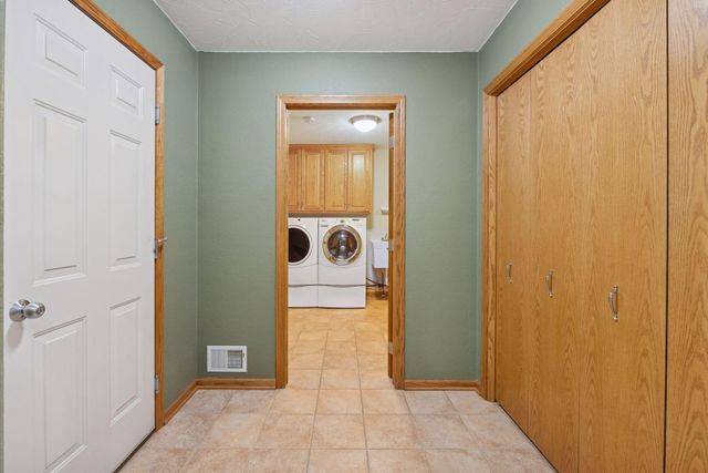 500 Chatfield Lane, Belle Plaine, MN 56011