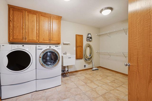 500 Chatfield Lane, Belle Plaine, MN 56011