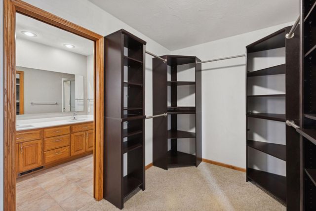 500 Chatfield Lane, Belle Plaine, MN 56011