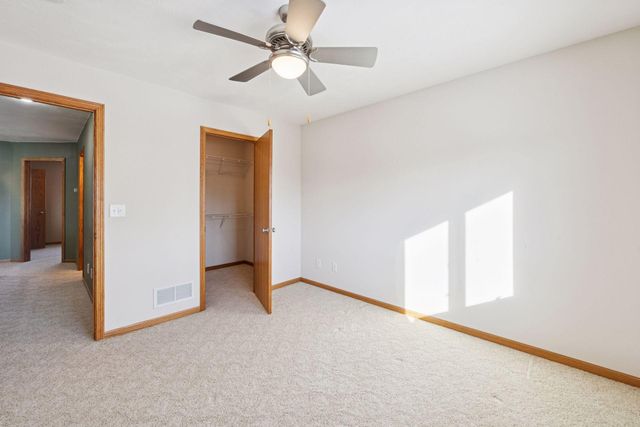 500 Chatfield Lane, Belle Plaine, MN 56011