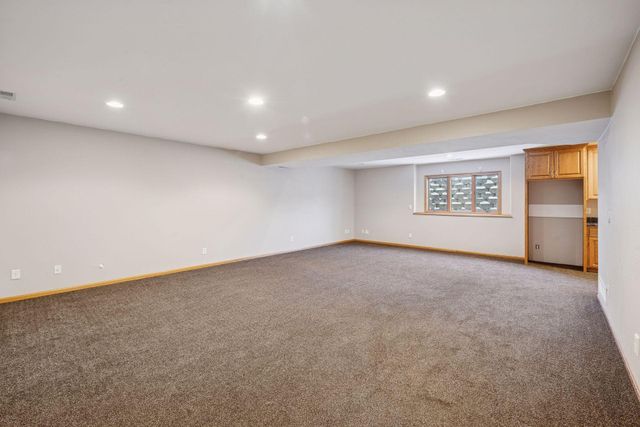 500 Chatfield Lane, Belle Plaine, MN 56011