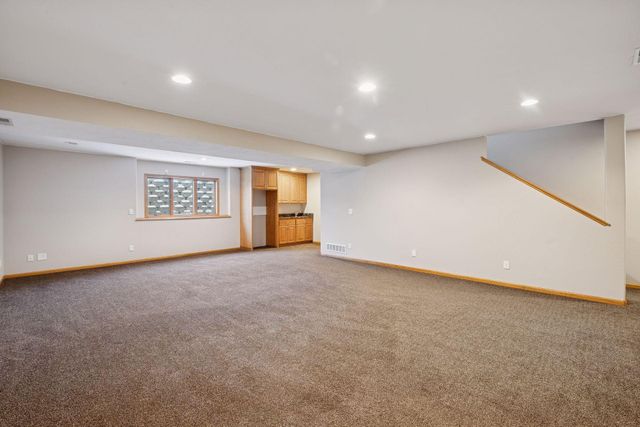 500 Chatfield Lane, Belle Plaine, MN 56011