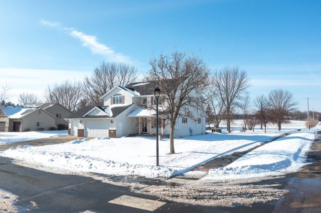 500 Chatfield Lane, Belle Plaine, MN 56011