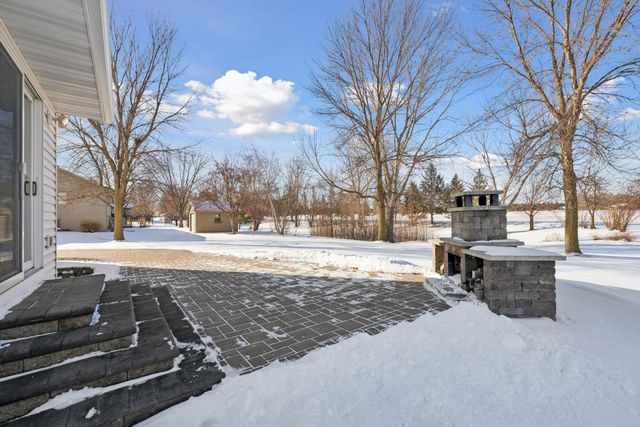 500 Chatfield Lane, Belle Plaine, MN 56011