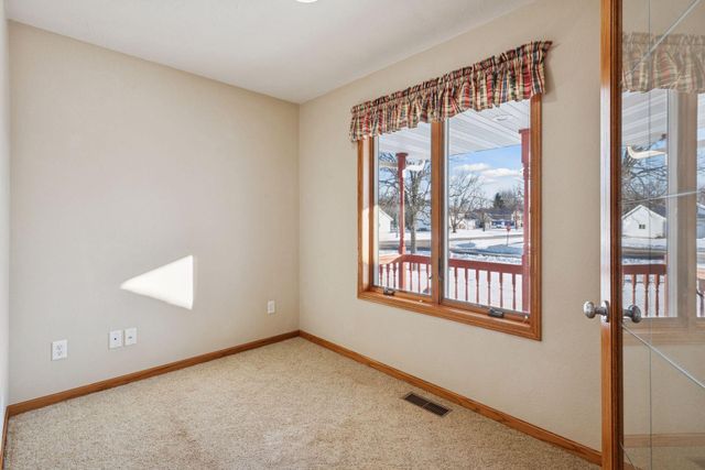 500 Chatfield Lane, Belle Plaine, MN 56011