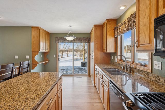 500 Chatfield Lane, Belle Plaine, MN 56011