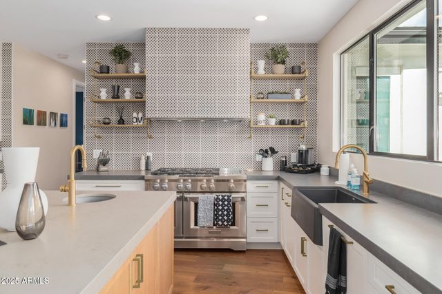 4601 N Royal View Drive, Phoenix, AZ 85018