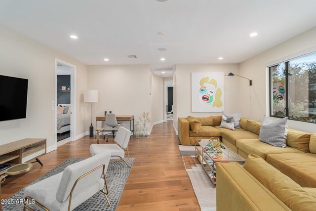 4601 N Royal View Drive, Phoenix, AZ 85018