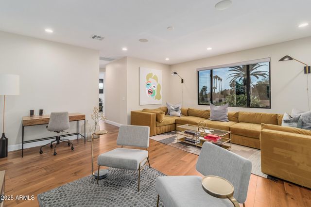 4601 N Royal View Drive, Phoenix, AZ 85018