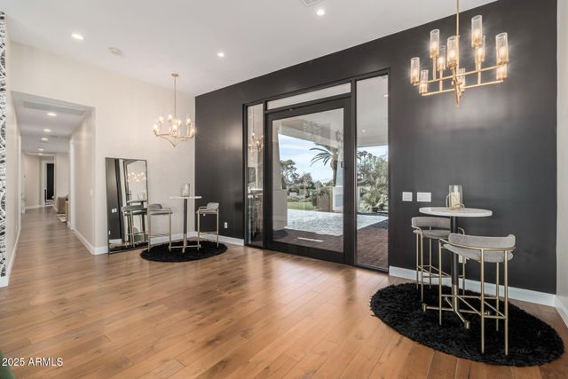 4601 N Royal View Drive, Phoenix, AZ 85018