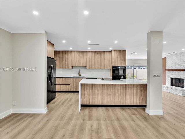 2101 NE 54th Ct, Fort Lauderdale, FL 33308