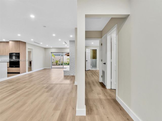 2101 NE 54th Ct, Fort Lauderdale, FL 33308