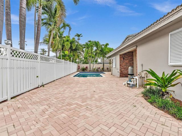 2101 NE 54th Ct, Fort Lauderdale, FL 33308