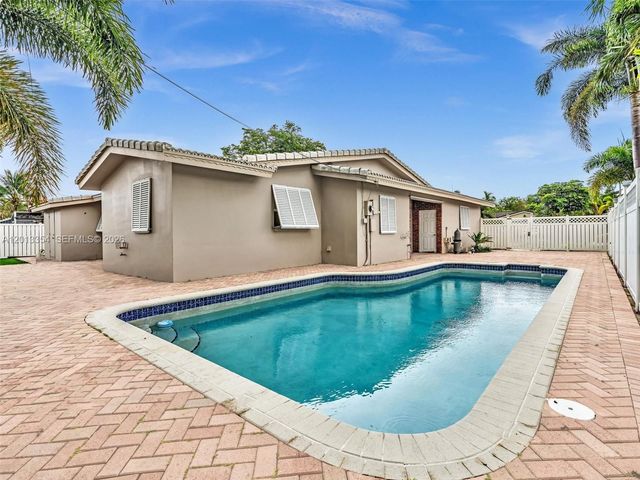 2101 NE 54th Ct, Fort Lauderdale, FL 33308