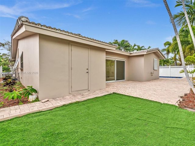 2101 NE 54th Ct, Fort Lauderdale, FL 33308
