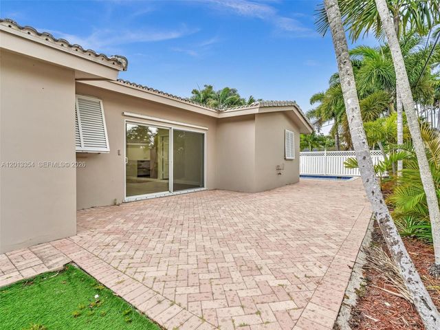 2101 NE 54th Ct, Fort Lauderdale, FL 33308
