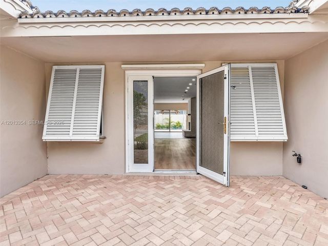 2101 NE 54th Ct, Fort Lauderdale, FL 33308