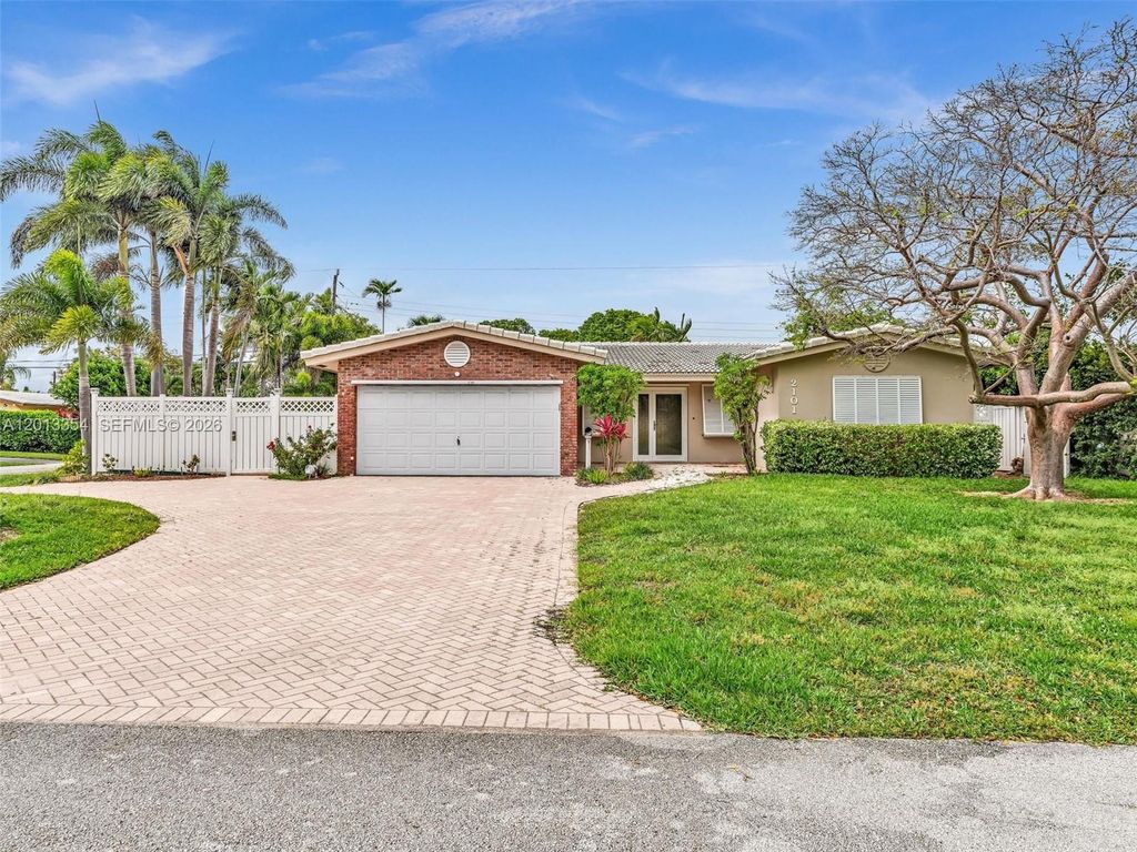 2101 NE 54th Ct, Fort Lauderdale, FL 33308