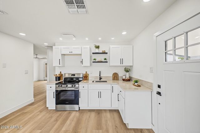7727 W WELDON Avenue, Phoenix, AZ 85033