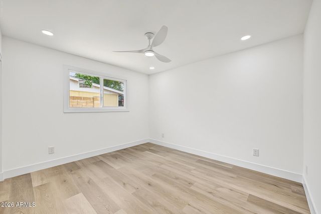 7727 W WELDON Avenue, Phoenix, AZ 85033
