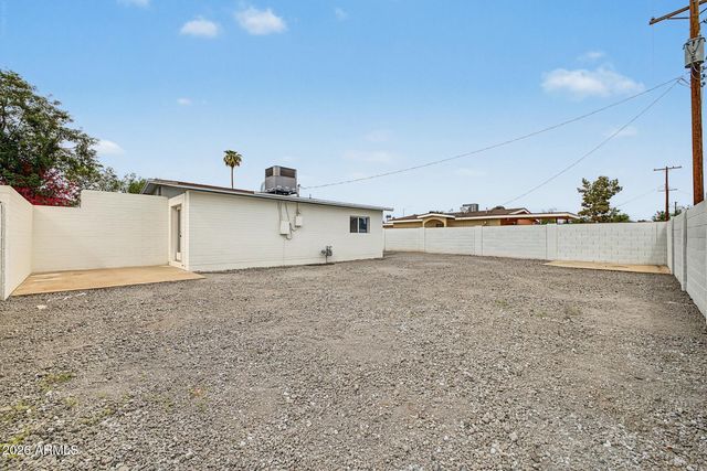 7727 W WELDON Avenue, Phoenix, AZ 85033