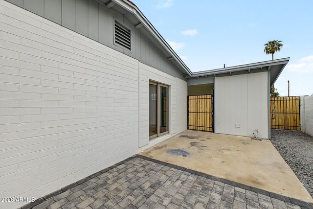 7727 W WELDON Avenue, Phoenix, AZ 85033