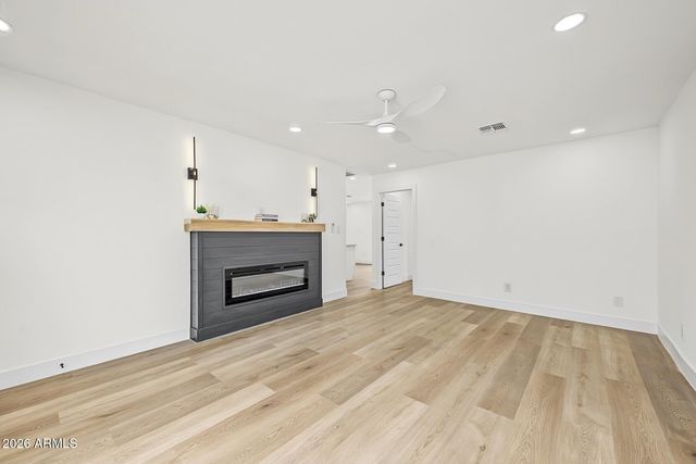 7727 W WELDON Avenue, Phoenix, AZ 85033