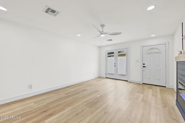 7727 W WELDON Avenue, Phoenix, AZ 85033