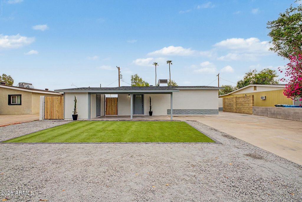7727 W WELDON Avenue, Phoenix, AZ 85033 — exterior