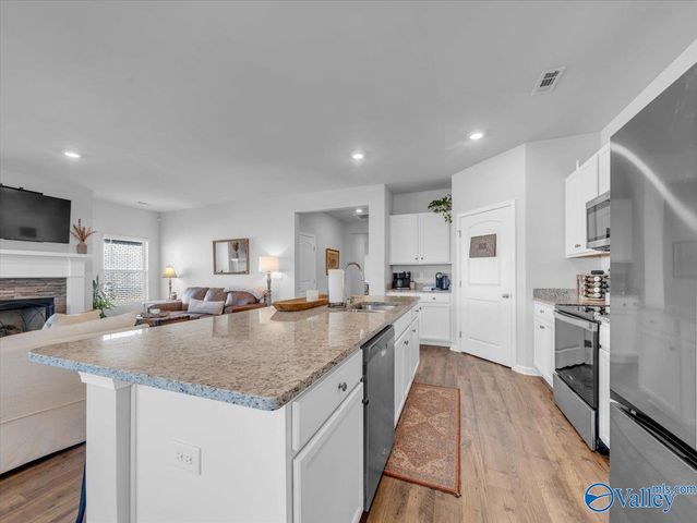 120 Branton Court, New Market, AL 35761