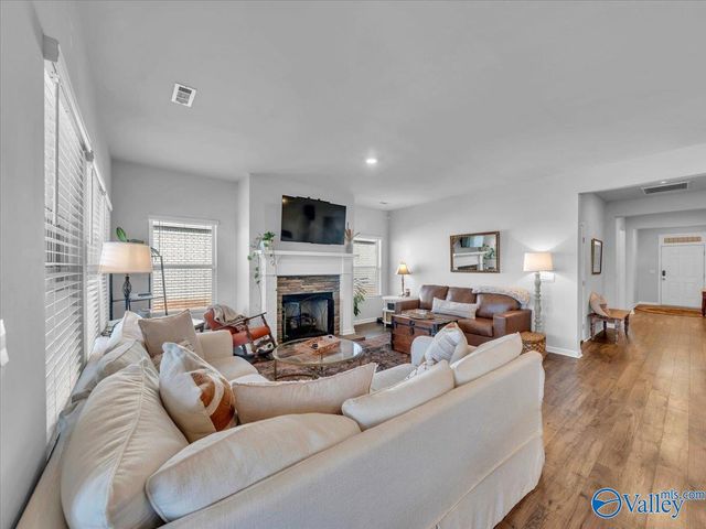 120 Branton Court, New Market, AL 35761