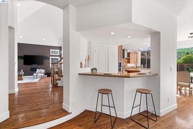 258 El Pueblo Place, Clayton, CA 94517