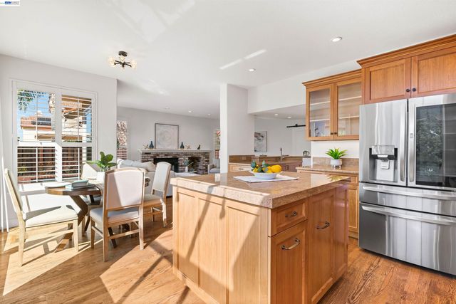 258 El Pueblo Place, Clayton, CA 94517